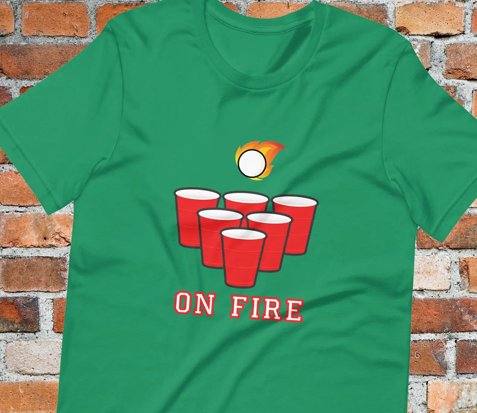 Party Games College - ビールポン オン ファイア Tシャツ フリップカップ ソロ