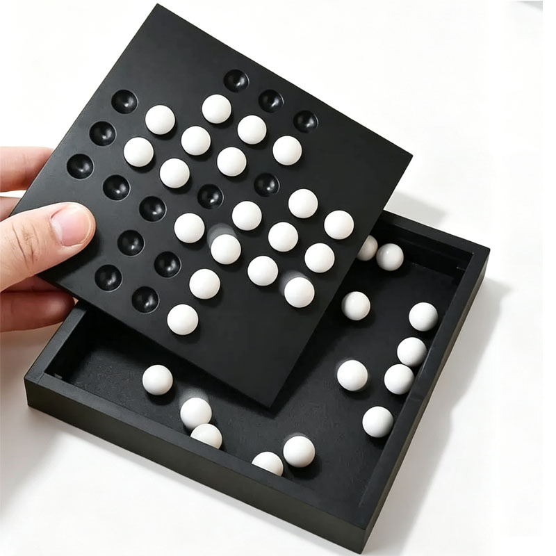 ヨーロッパクラシックシングルチェスペグソリティア教育用戦略ボ - Party Games Classic のレビューと価格